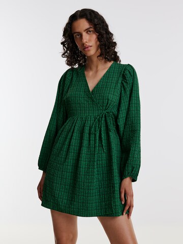 Rochie 'Insa' de la EDITED pe verde: față