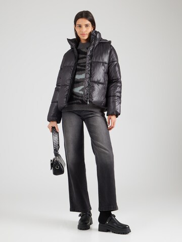 Veste mi-saison 'JDYHARPER' JDY en noir