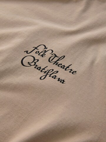 Next Shirt in Bruin