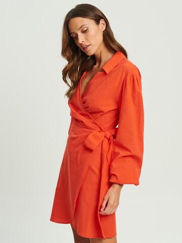 Calli - Vestido camisero 'FELIX' en naranja