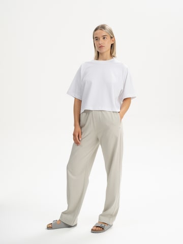 MELA T-shirt 'JOSHNA' i vit