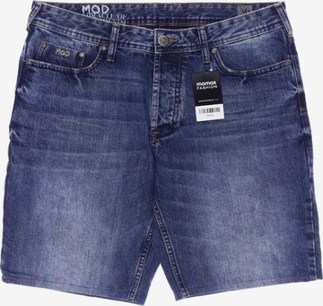 Miracle of Denim Shorts in 36 in Blue: front