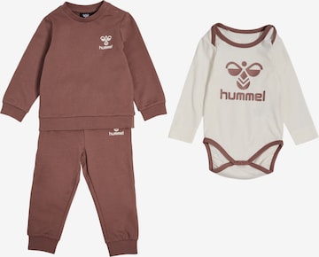 Hummel Set in Bruin: voorkant