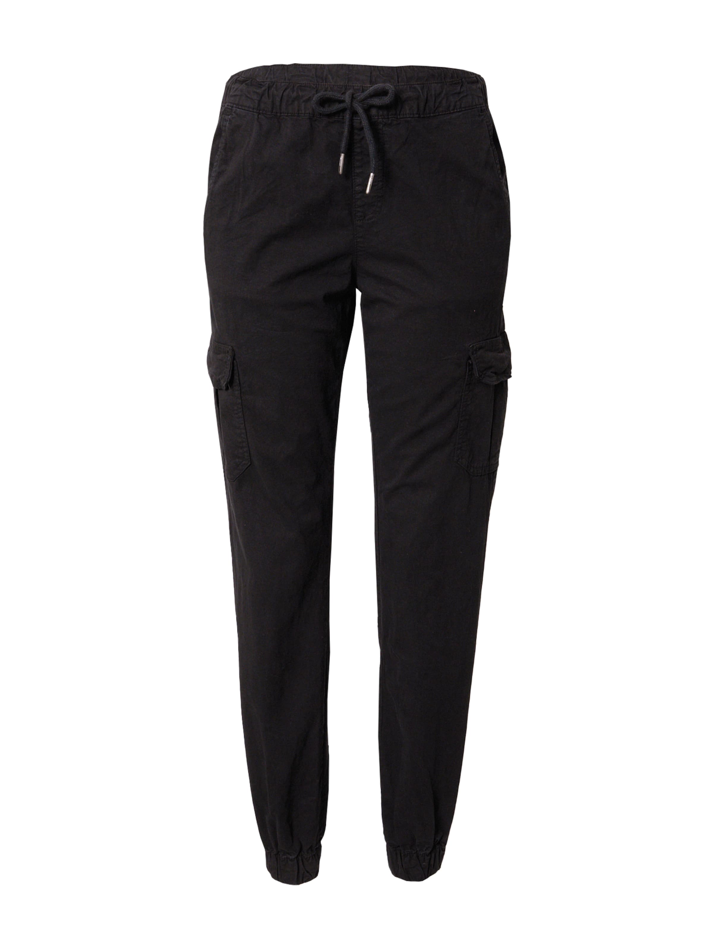 Effilé Pantalon cargo Urban Classics en noir : devant