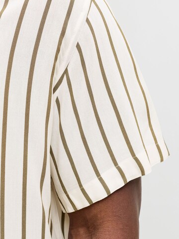 Jack & Jones Plus Средняя посадка Рубашка 'JJEJeff' в Бежевый