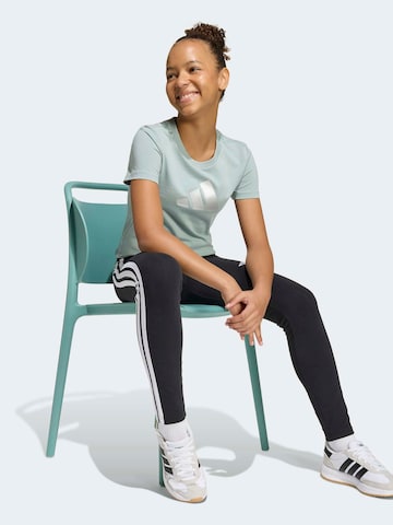 ADIDAS SPORTSWEAR Функционална тениска в зелено