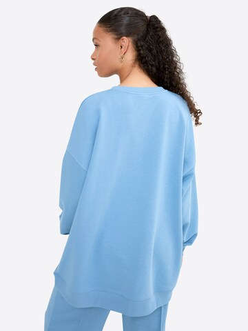 TATES Sweatshirt in Blau