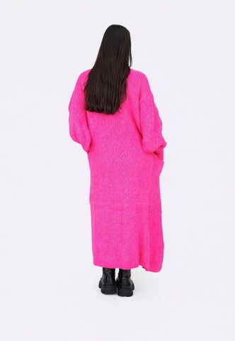 Cappotto in maglia di Elara in rosa