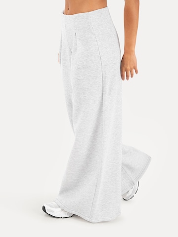 Loosefit Pantalon ' Sylva ' Smilodox en gris