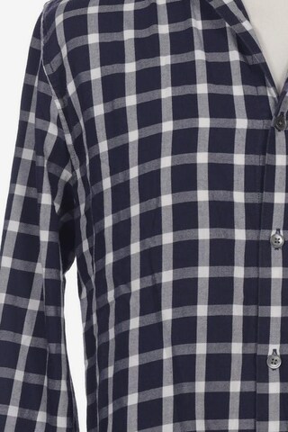 Closed Button Up Shirt in L in Blue