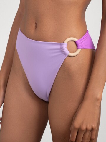 Bandeau Bikini 'Athena Wooden Bikini Set - Lilac' Flavia Valentini en violet