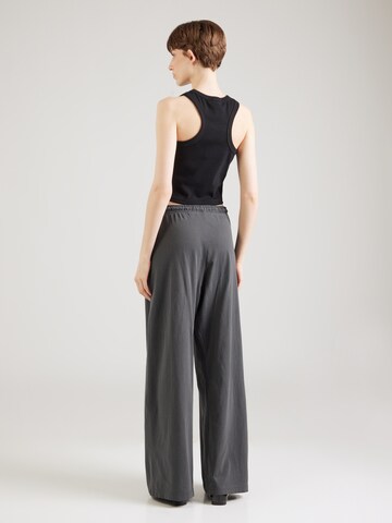 Wide leg Pantaloni 'Davina' di WEEKDAY in grigio