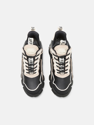 BUFFALO Trampki niskie 'CHAI' w kolorze czarny