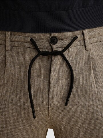Coupe slim Pantalon chino 'V11 relaxed fit chino' VANGUARD en blanc