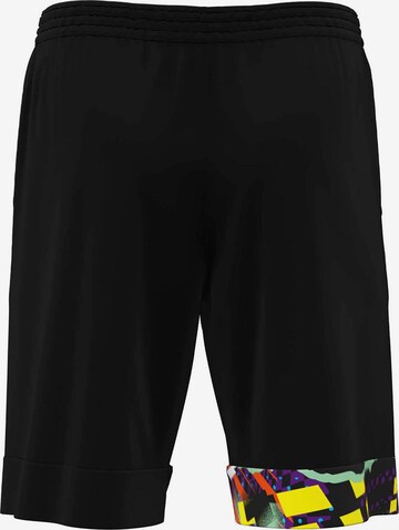 Errea Regular Workout Pants in Black: front