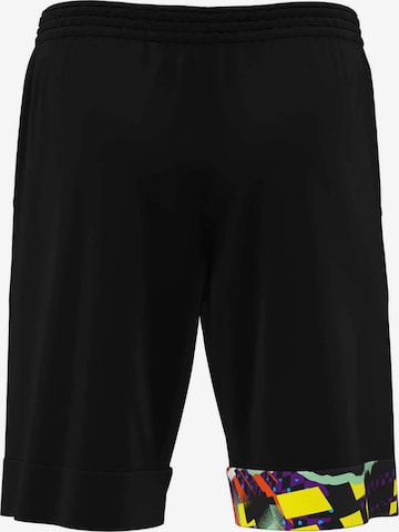 Errea Regular Workout Pants in Black: front