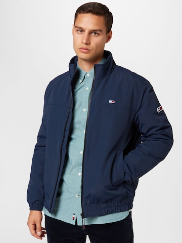 Tommy Jeans Демисезонная куртка 'Essential' в Синий: спереди