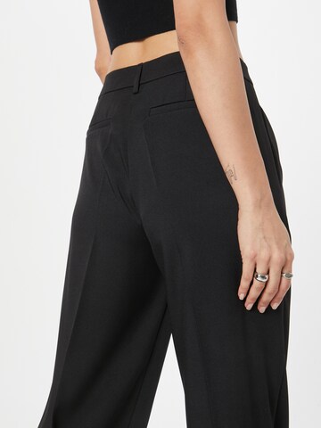 NLY by Nelly Regular Pleat-front trousers in Black