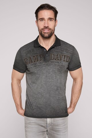 CAMP DAVID Shirt in Grey: front