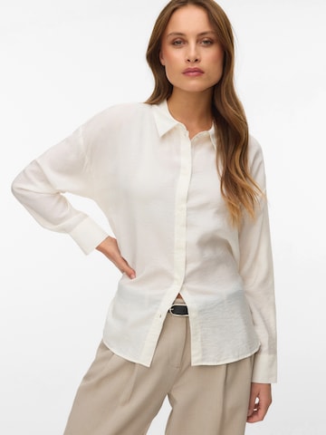 Chemisier 'VMKAJA' VERO MODA en blanc : devant