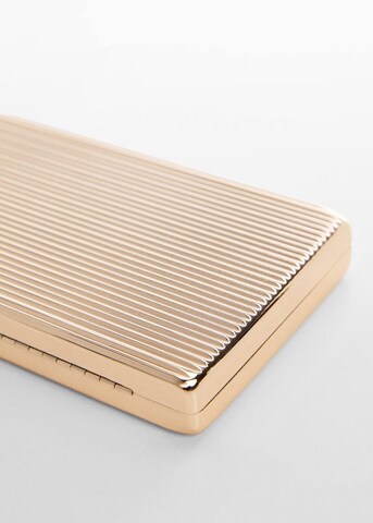 MANGO Clutch 'Pau' in Gold