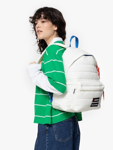 EASTPAK Batoh - Biela: predná strana