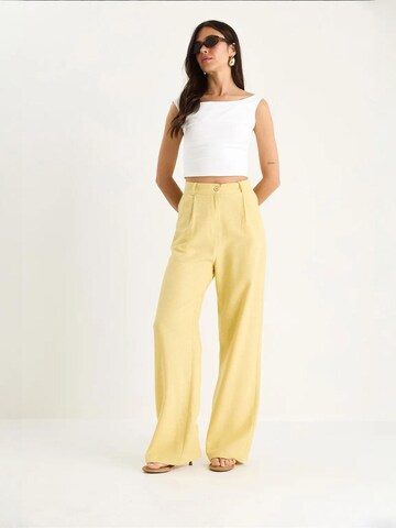 Wide Leg Pantalon à pince Bianco Lucci en jaune