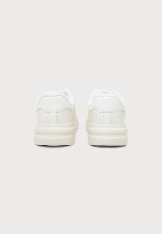 Baskets basses 'ESTRELA2' GUESS en blanc