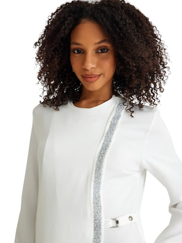 Robe 'Leila-Ferace' fashionshowcase en blanc
