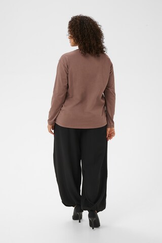 KAFFE CURVE - Camisa 'Hellen' em castanho