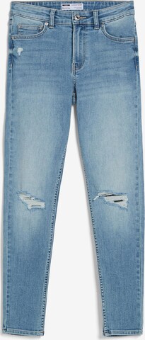 Jeans de la Bershka pe albastru: față