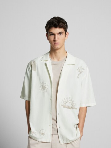 Bershka Regular fit Button Up Shirt in White: front