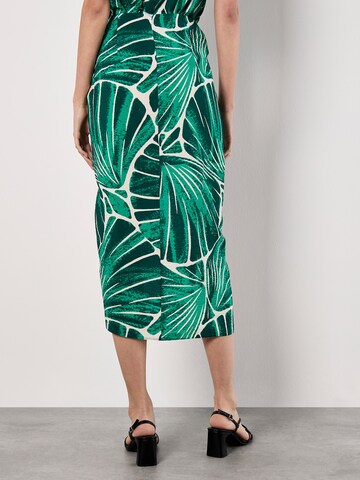 Robe 'Abstract Shell' Apricot en vert