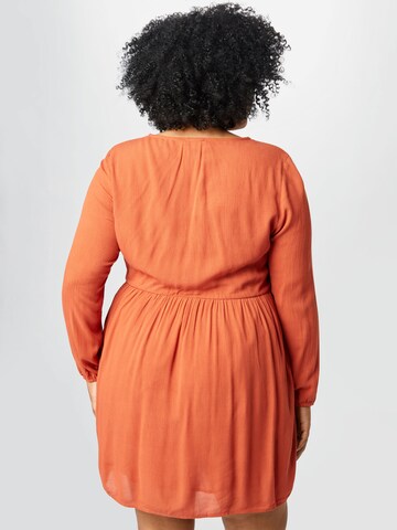 ABOUT YOU Curvy Jurk 'Viveka' in Oranje