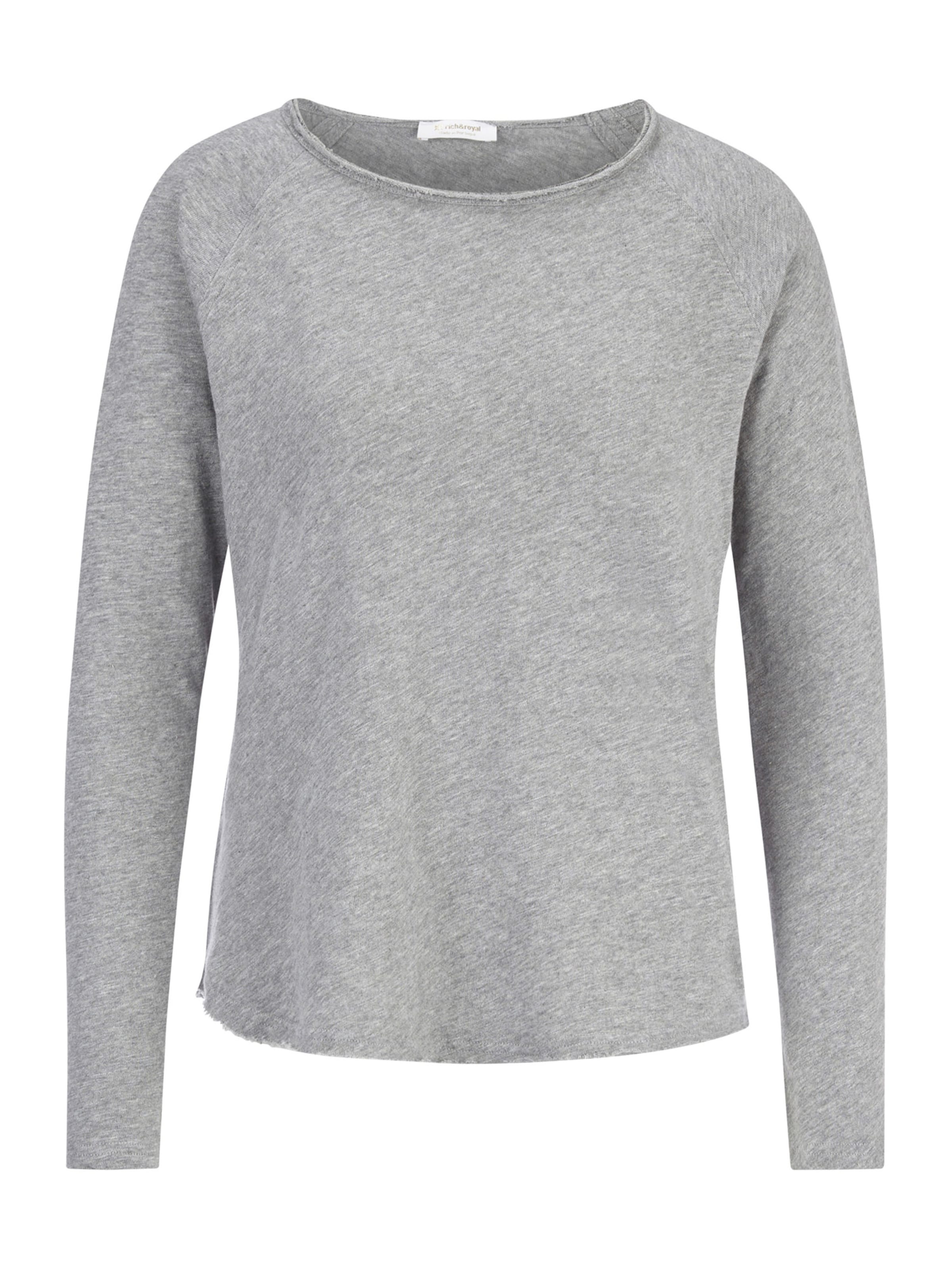 Rich & Royal Tričko - Sivá: predná strana