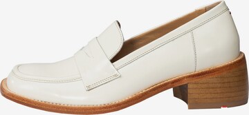 LLOYD Classic Flats in White: front