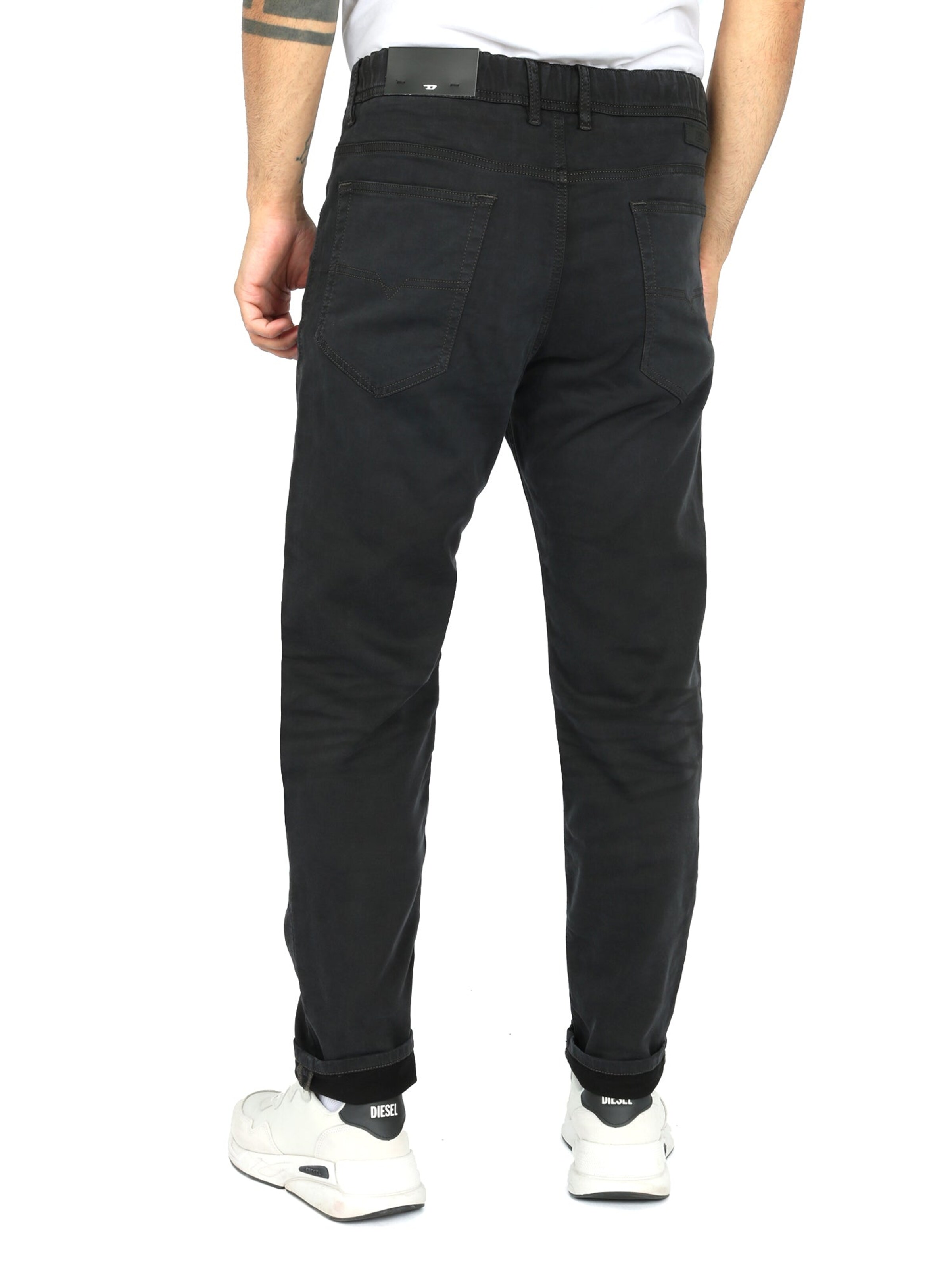 DIESEL Tapered Jeans 'NARROT' in Zwart