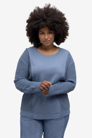 Sweat-shirt Ulla Popken en bleu : devant