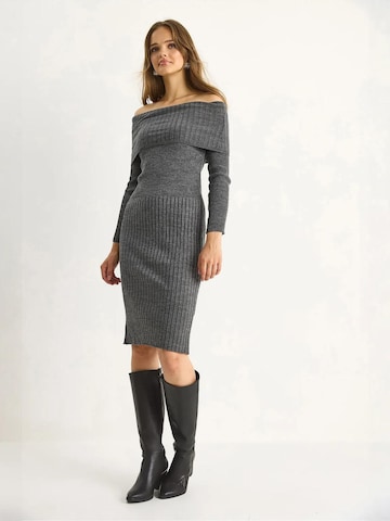 Bianco Lucci Gebreide jurk in Grijs