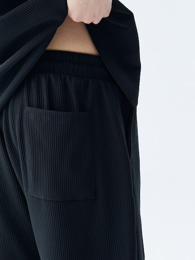 VAMOS CLO Trousers in Black, Item view