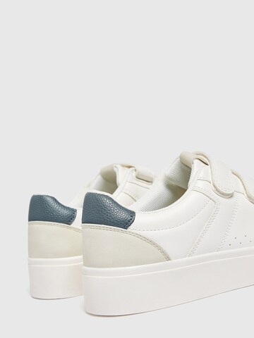 Pull&Bear Tenisky – bílá