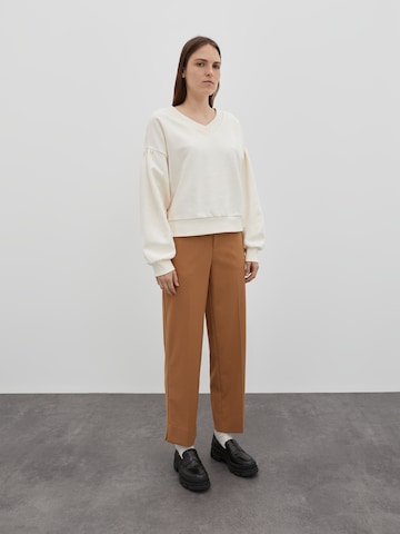 EDITED Regular Pants 'Jeanelle' in Beige