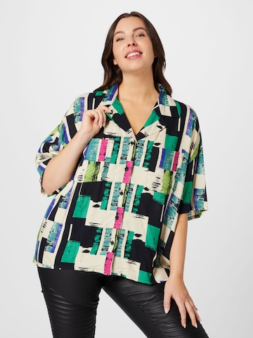 Nasty Gal Plus Bluse i svart: forside