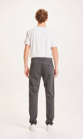 KnowledgeCotton Apparel Regular Chino Pants 'CHUCK' in Brown