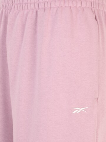 Reebok Tapered Sportbyxa i rosa