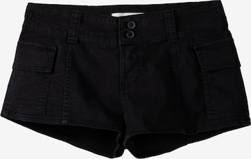 Bershka Regular Shorts in Schwarz: predná strana