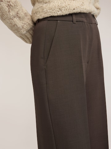 Pantaloni di MOTIVI in grigio