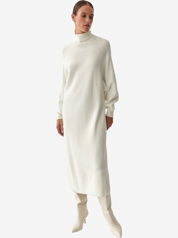 TATUUM Sukienka z dzianiny 'Ronesi' w kolorze biały