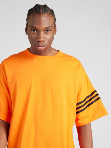 Maglietta 'Adicolor Neuclassics' di ADIDAS ORIGINALS in arancione