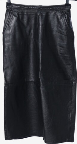 Chalice Skirt in S in Black: front